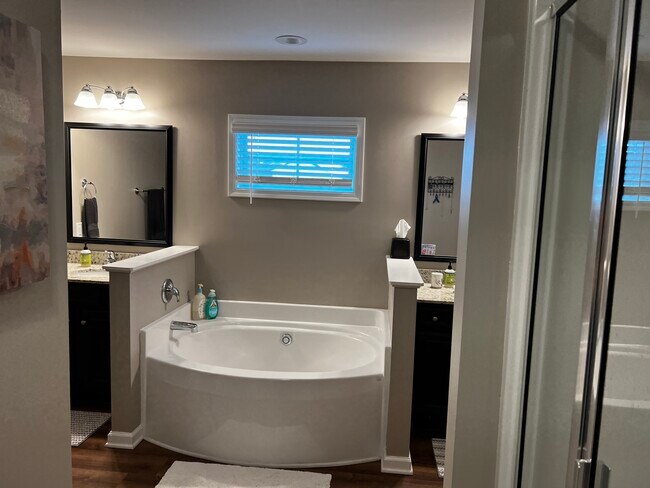 Building Photo - 934 Native Rye Wy