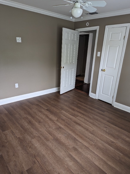 Building Photo - 118 N Attaway St