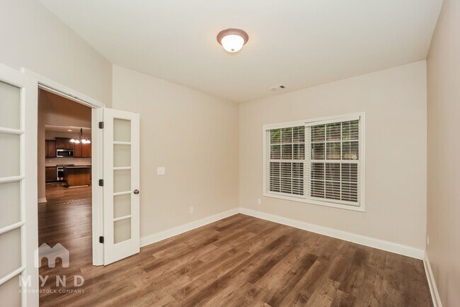 Building Photo - 5660 Halsey trc