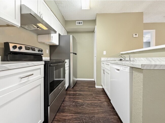Building Photo - 2/2 Remodeled Condominium In Park Central, Millenia