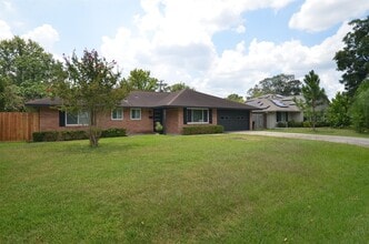 Building Photo - 9011 Theysen Dr