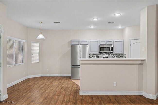 Building Photo - 1123 Aldenwood Ave