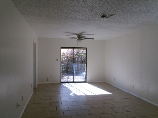 Building Photo - 1116 NW 52nd Cir