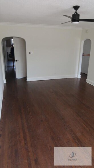 Building Photo - 5515 N Lincoln Ave