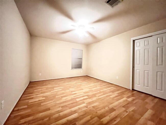 Building Photo - 222 Mossy Rock Dr