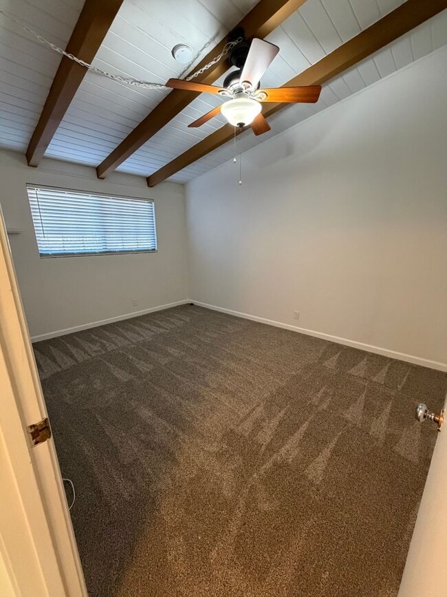 Building Photo - Welcome to this stunning 3 bedroom 2 bathroom home located in Fremont