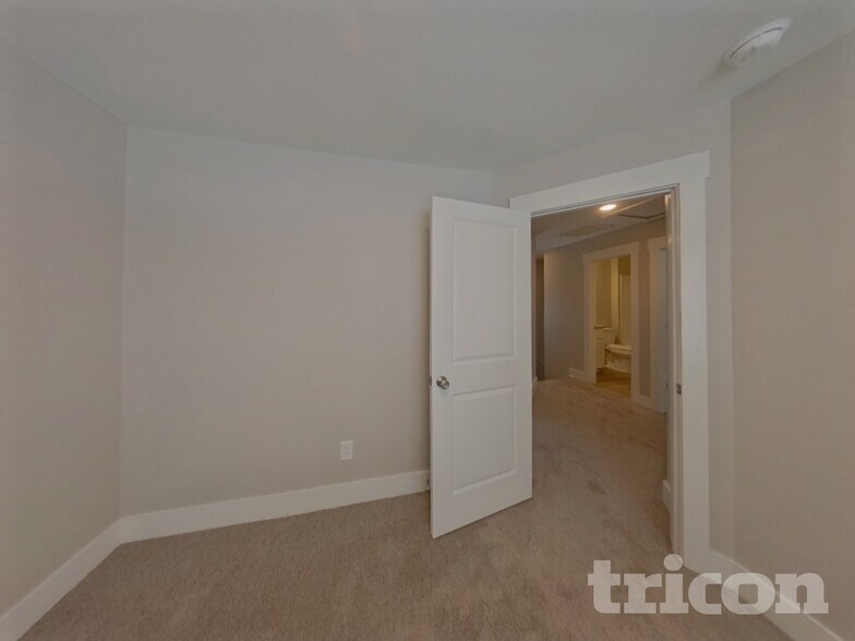 Building Photo - 417 Brookfield Dr