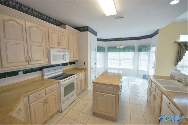 Building Photo - 209 Bridgeway Cir