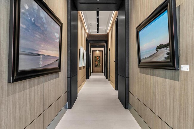 Building Photo - 275 1st Ave S