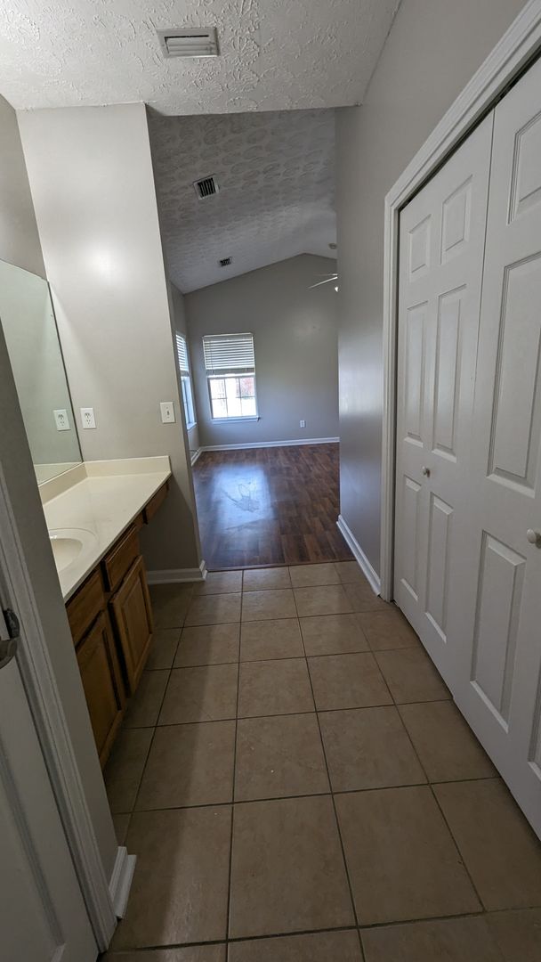 Building Photo - 3 BED 2 BATH located in Elberta