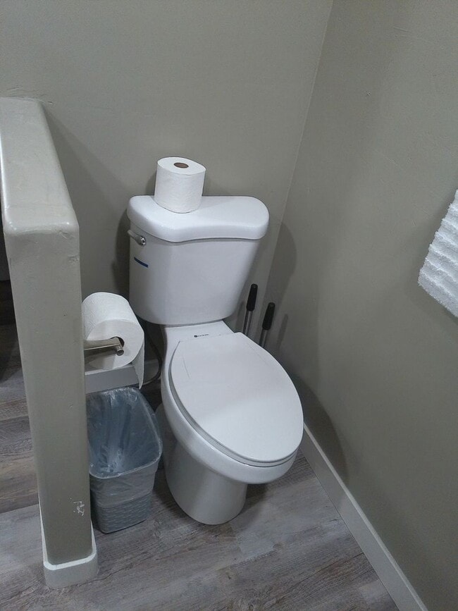 Building Photo - Spacious 4 bedroom 2 bath Double wide Available short term or long term