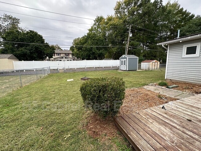 Building Photo - 319 Joy Dr