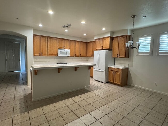 Building Photo - Stylish Single-Story 3 Bed 2 Bath Home For...