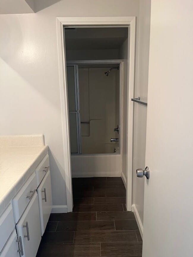 Building Photo - DC817