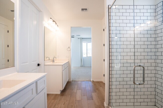 Building Photo - 4368 N Pioneer Dr