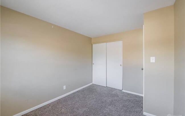 Building Photo - 1408 Long Island Ct