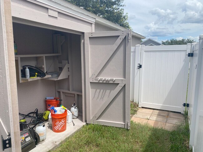 Building Photo - Beautiful Home Located In Tavares