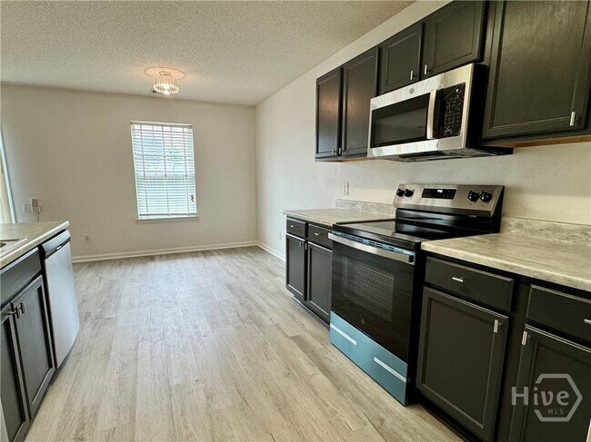 Building Photo - 18 Allen Brook Dr