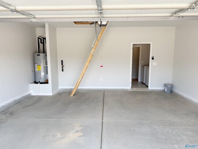 Building Photo - 202 Stockyard Cir