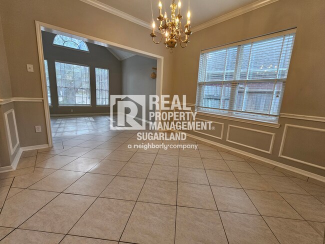 Building Photo - Elegant Living & Modern Comfort in Lexington Creek