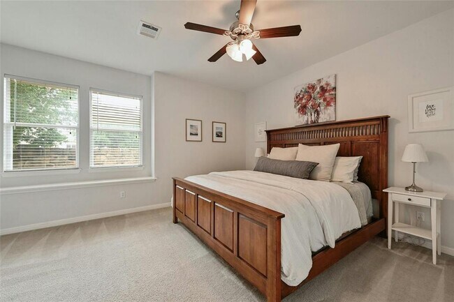 Building Photo - 130 Farm House Rd