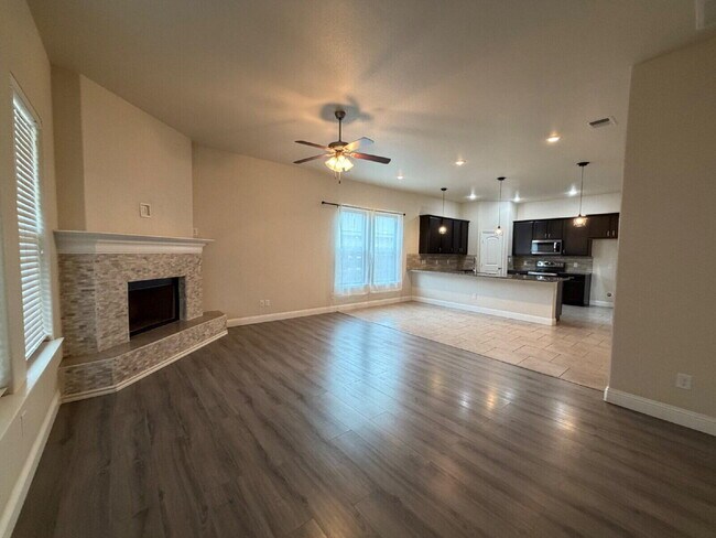 Building Photo - 9706 Ross Avenue