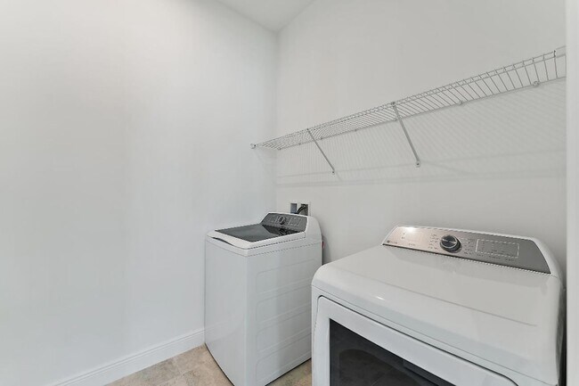 Building Photo - 9345 SW Pepoli Way