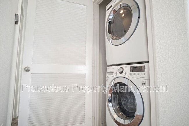 Building Photo - 1459 Claude Ln