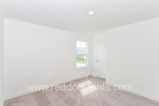 Building Photo - 1564 Mitis St