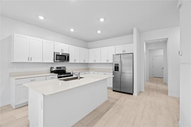 Building Photo - 18156 Pleasantview Blvd