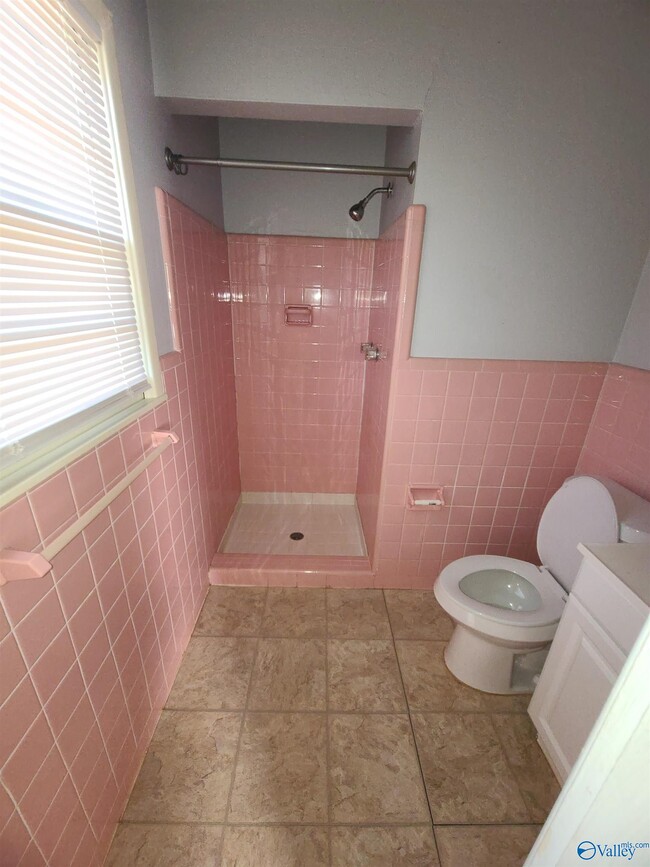 Building Photo - 3606 Northwest Crestmore Avenue