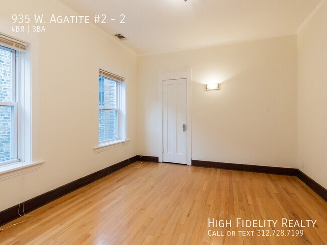 Building Photo - 935 W Agatite Ave