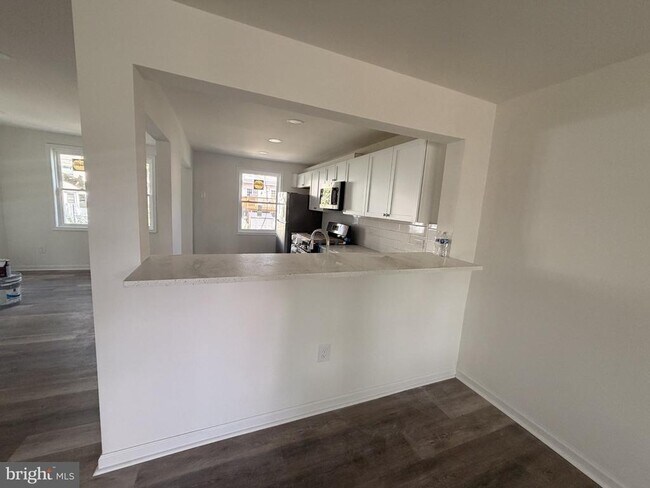 Building Photo - 1235 Elson Rd