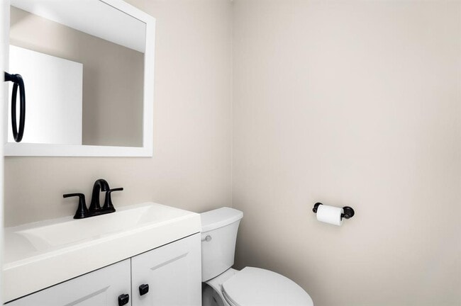 Building Photo - 4500 Kalama Dr