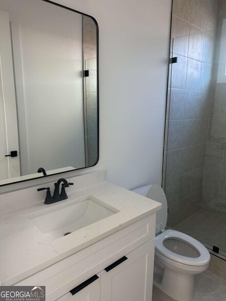 Building Photo - Room in Duplex on Plaza Ave SW