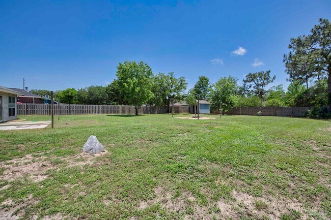 Building Photo - 6545 Fern St