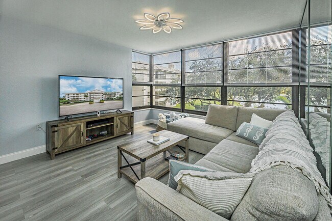 Building Photo - 3630 Whitehall Dr