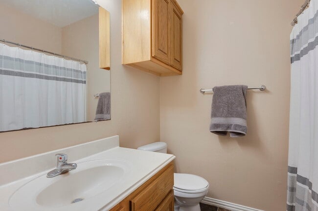 Building Photo - 1001 Krenek Tap Rd