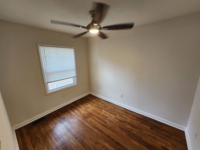 Building Photo - 214 Napoleon Dr SW