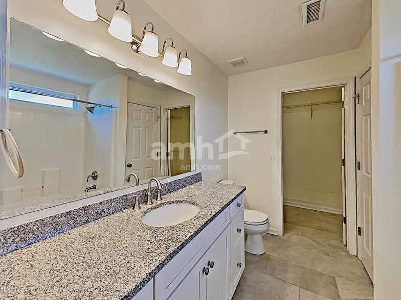 Building Photo - 7320 Middlebrook Cir