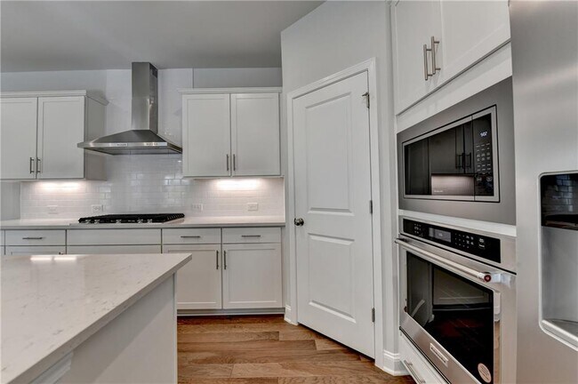 Building Photo - 400 Renwood Trl