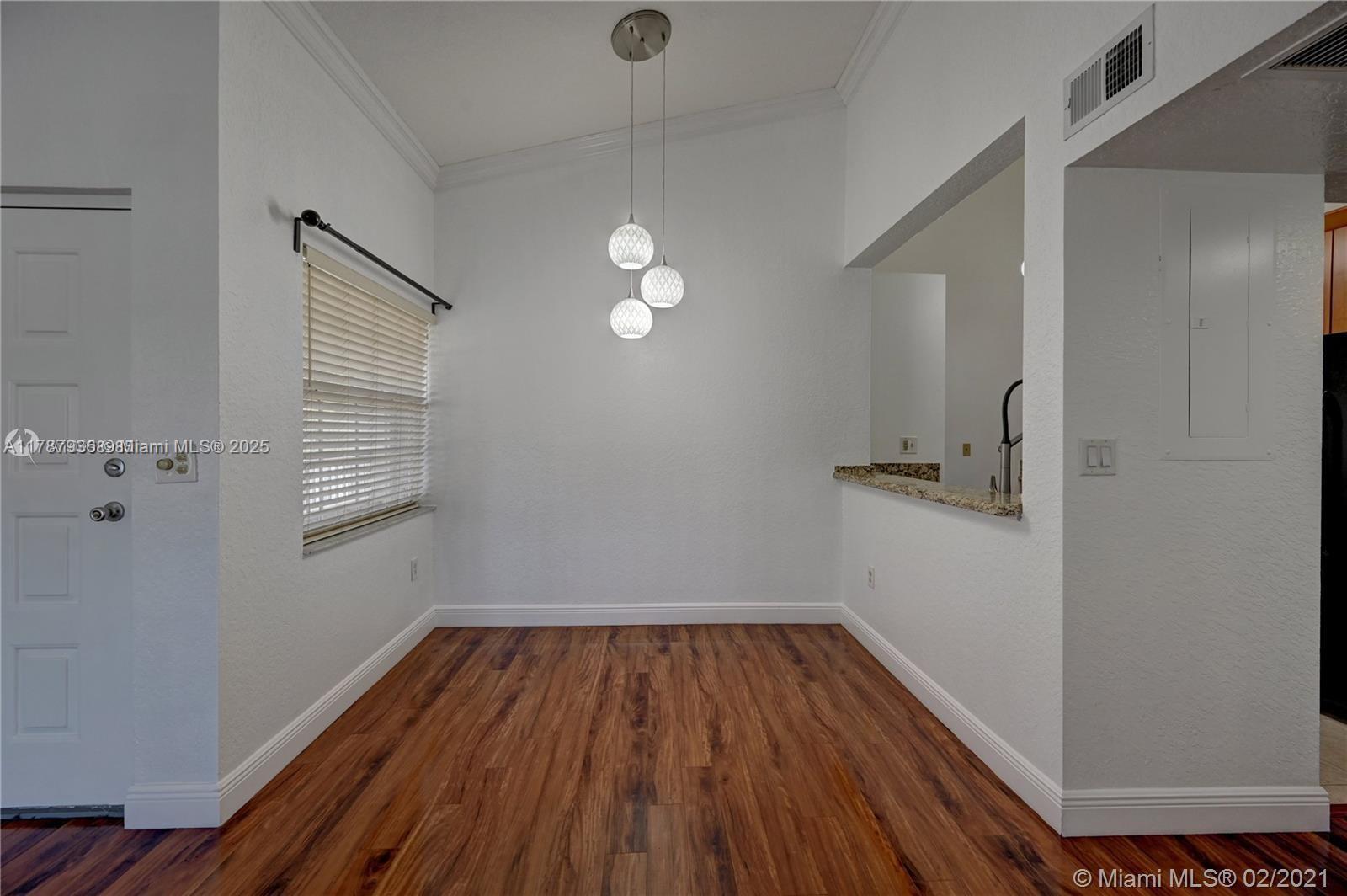 Building Photo - 2850 N Oakland Forest Dr