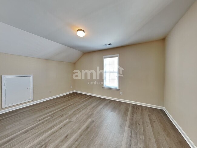 Building Photo - 228 Haywood Ln