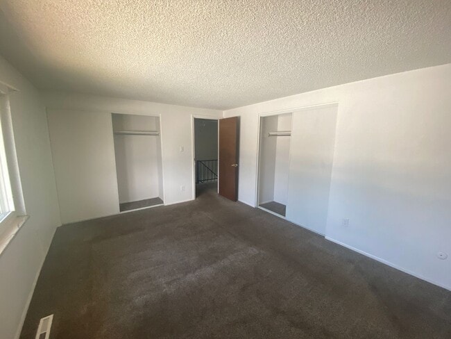 Building Photo - Nice 3 bedroom townhome in Aurora