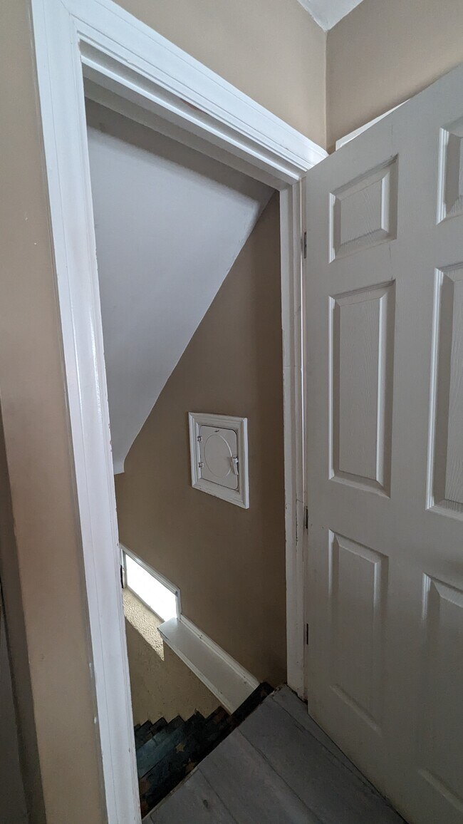 Entrance to Lower Level - 1861 Philadelphia Ave SE