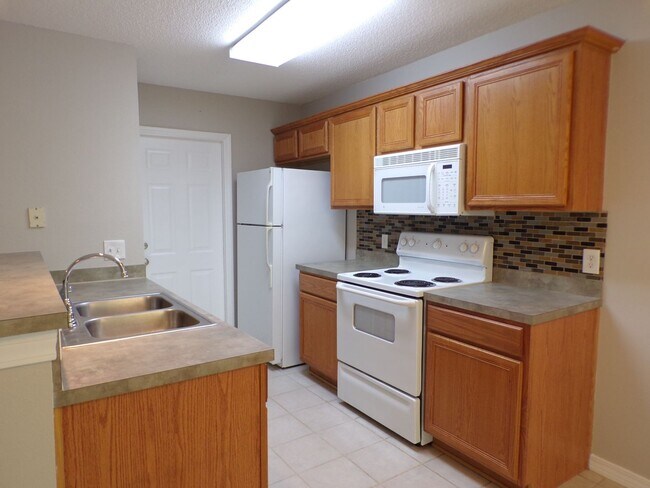 Building Photo - 10608 Wilderness Ln
