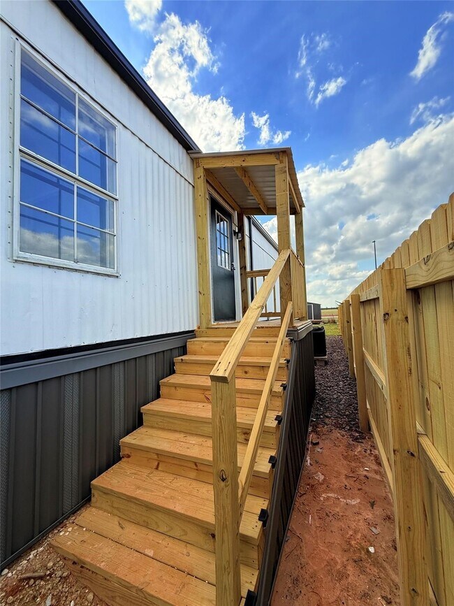 Building Photo - 1133 Rd 5823