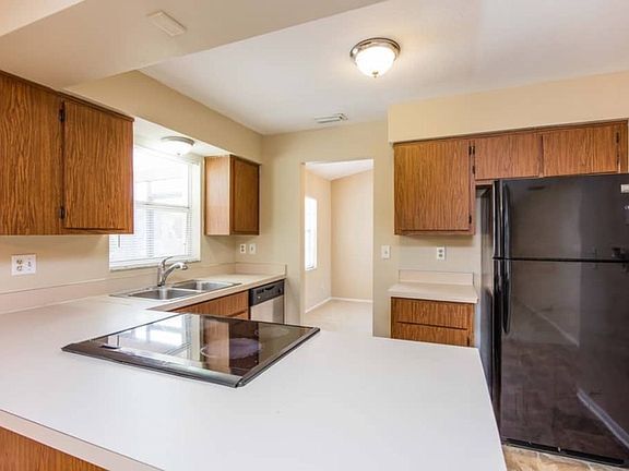 Building Photo - Dream home