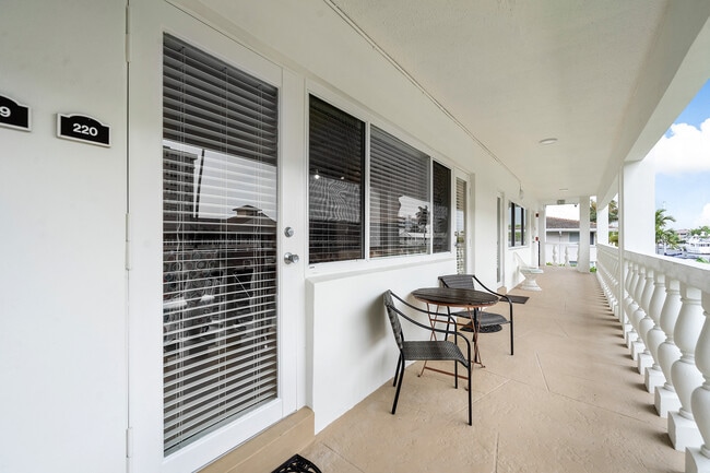 Building Photo - 2881 NE 32nd St