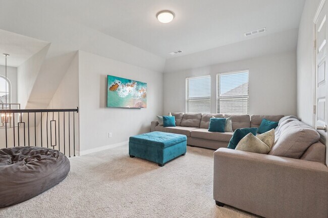 Building Photo - 1329 Stoneleigh Pl